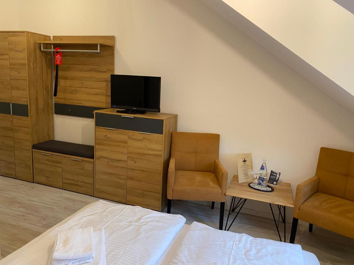 Hotel Garni Und Gaststaette Zum Holzfaeller シールケ エクステリア 写真