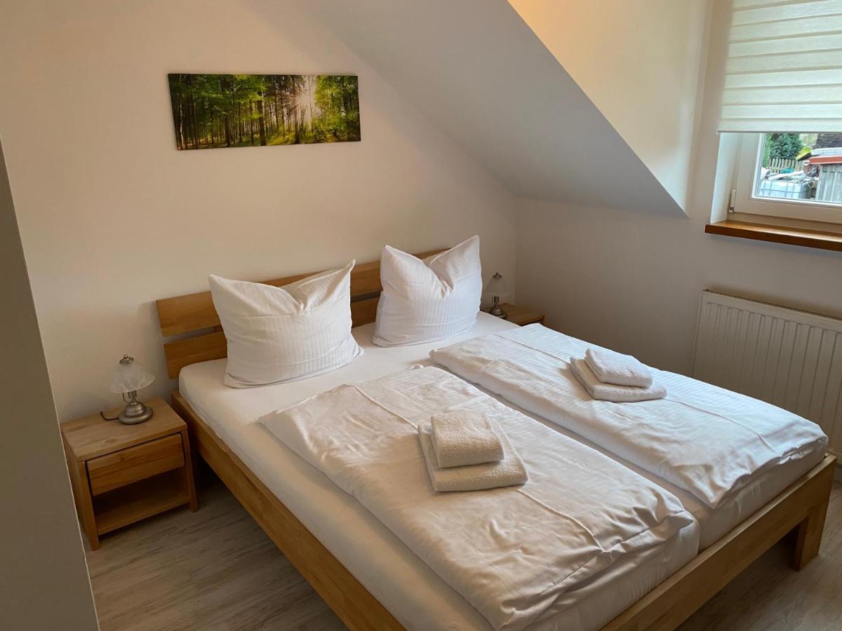 Hotel Garni Und Gaststaette Zum Holzfaeller シールケ エクステリア 写真