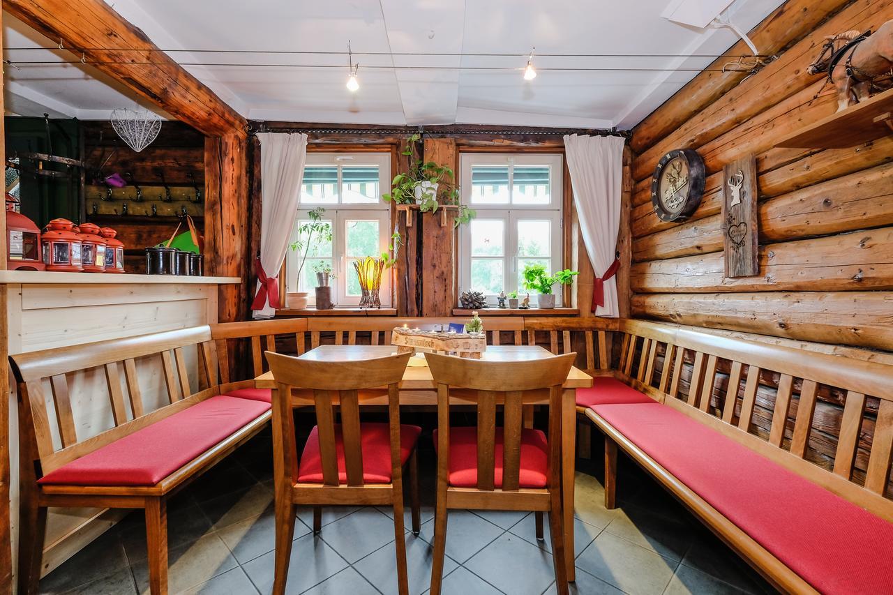 Hotel Garni Und Gaststaette Zum Holzfaeller シールケ エクステリア 写真