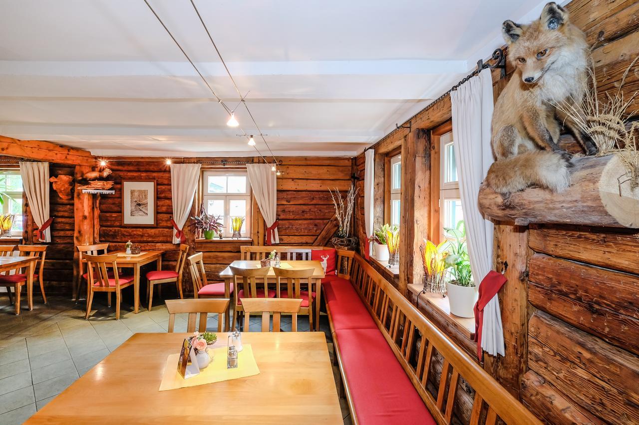 Hotel Garni Und Gaststaette Zum Holzfaeller シールケ エクステリア 写真