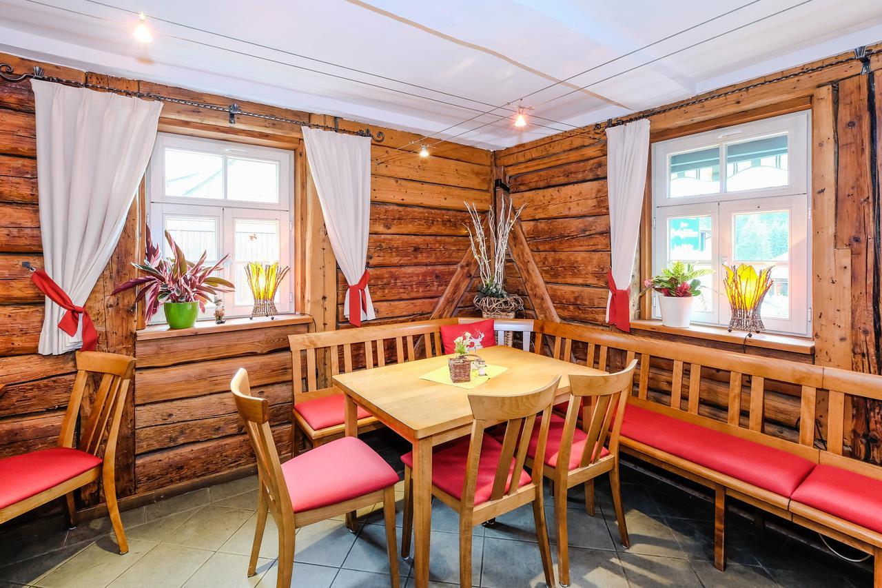 Hotel Garni Und Gaststaette Zum Holzfaeller シールケ エクステリア 写真